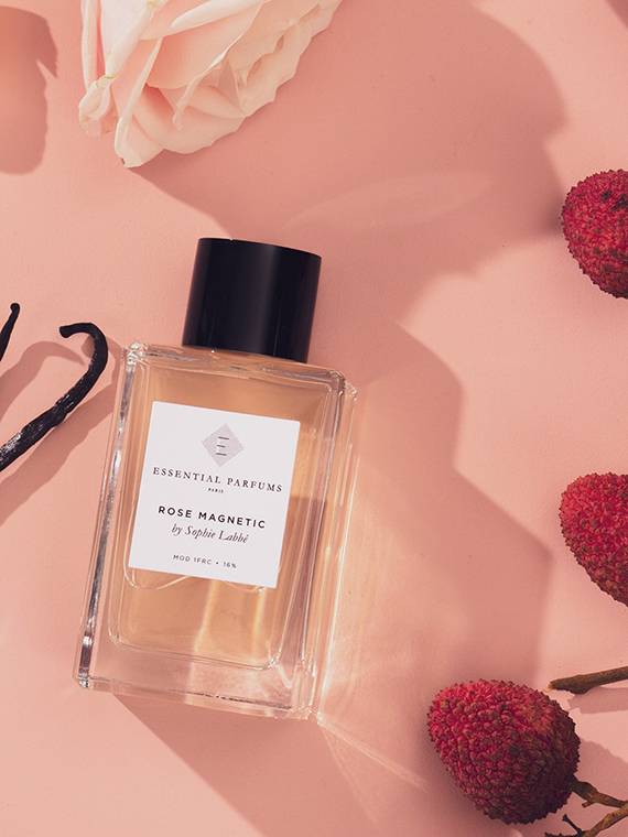 ESSENTIAL PARFUMS Rose Magnetic by Sophie Labbè 10ml Super sconto