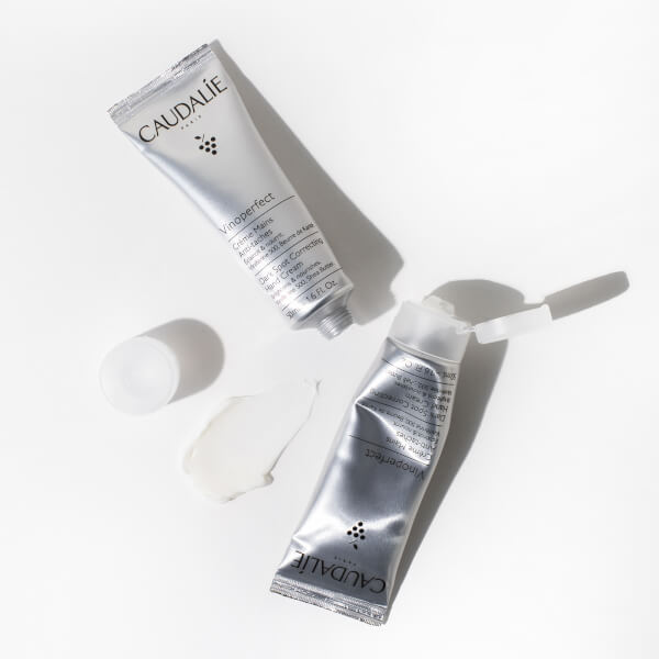 Caudalie Crema per le mani correttiva anti-macchie scure Caudalie Vinoperfect 50ml Economico