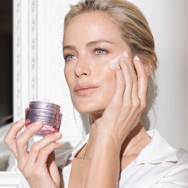 Estée Lauder Estée Lauder Resilience Multi-Effect Firming/Lifting SPF 15 crema ai 3 peptidi viso e collo - pelli normali/miste 50 ml Limitato a 3 giorni
