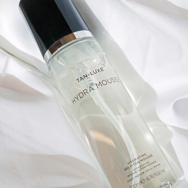 Tan-Luxe Tan-Luxe Hydra Mousse Hydrating Self-Tan Mousse 200ml - Light Negozio online di fabbrica