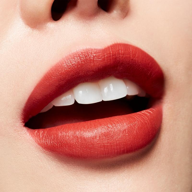 MAC Cosmetics MAC Cosmetics Chili's Crew Lustreglass Lipstick rossetto lucido idratante Presa