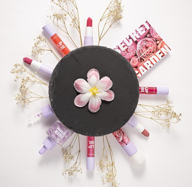 Catrice Catrice Secret Garden pennello per blush contouring e illuminante Fino Al -60%