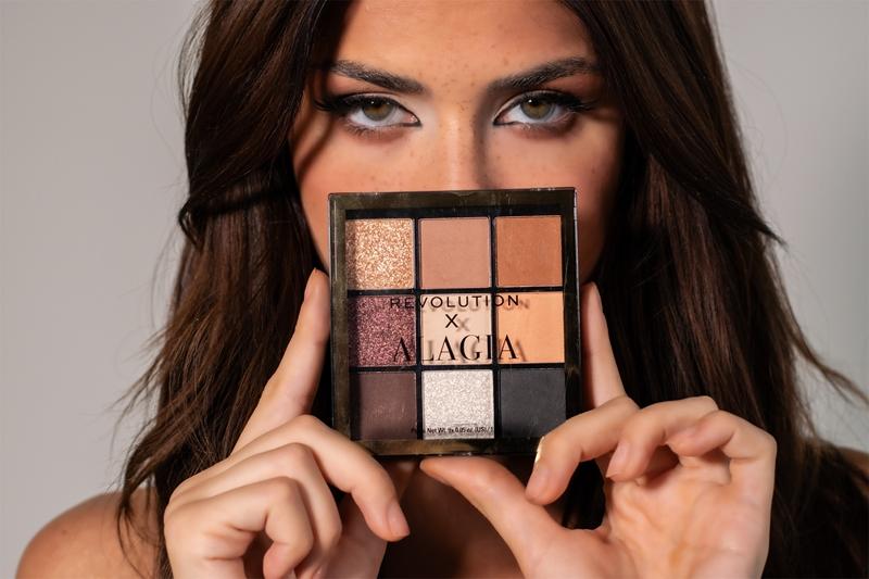 Makeup Revolution Makeup Revolution X Alagia All You Need palette di ombretti Saldi Di Fabbrica