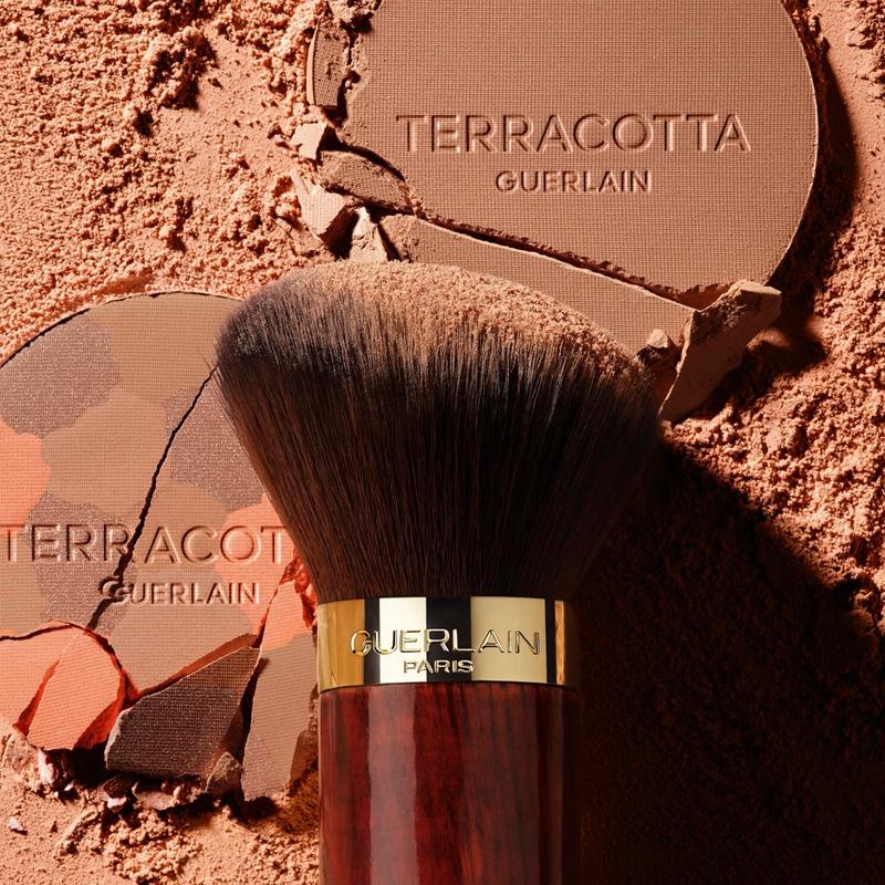 GUERLAIN GUERLAIN Terracotta Light Powder Brush pennello kabuki Offerta speciale