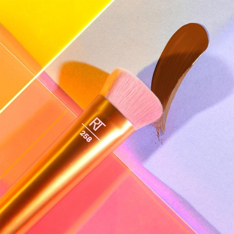 Real Techniques Real Techniques Hyperbrights pennello contouring 2025