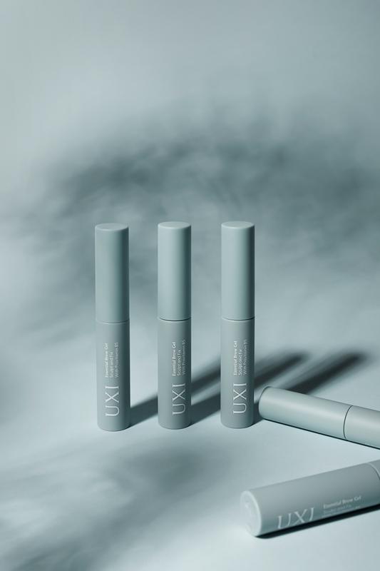 UXI BEAUTY UXI BEAUTY Essential Brow Gel gel per sopracciglia lunga tenuta Saldi
