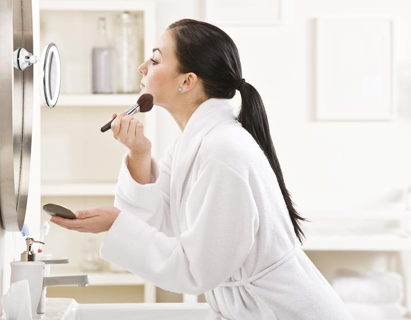 RIO RIO Multi-Use Led Mirror specchietto ingranditore con ventose Sconto di tempo limitato
