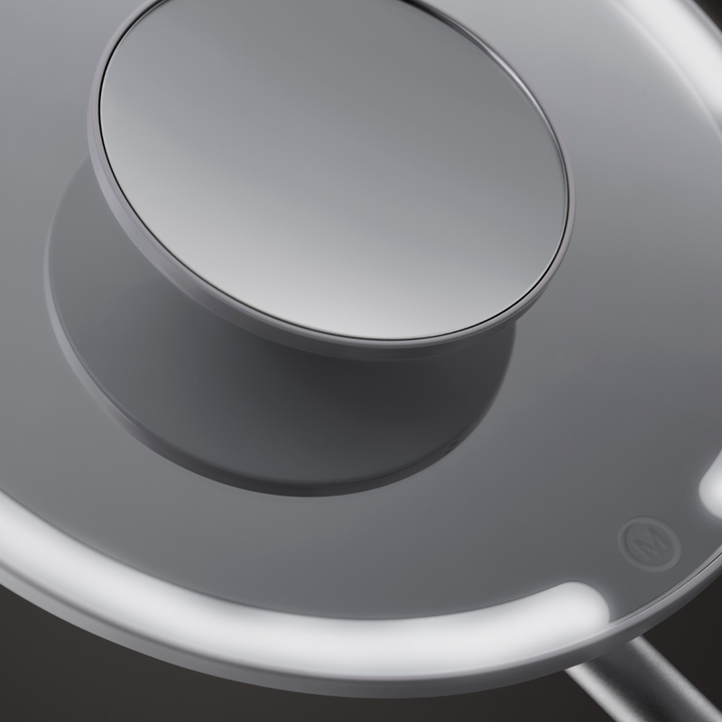 CurrentBody Skin Specchio illuminato a luce LED Latest fashion