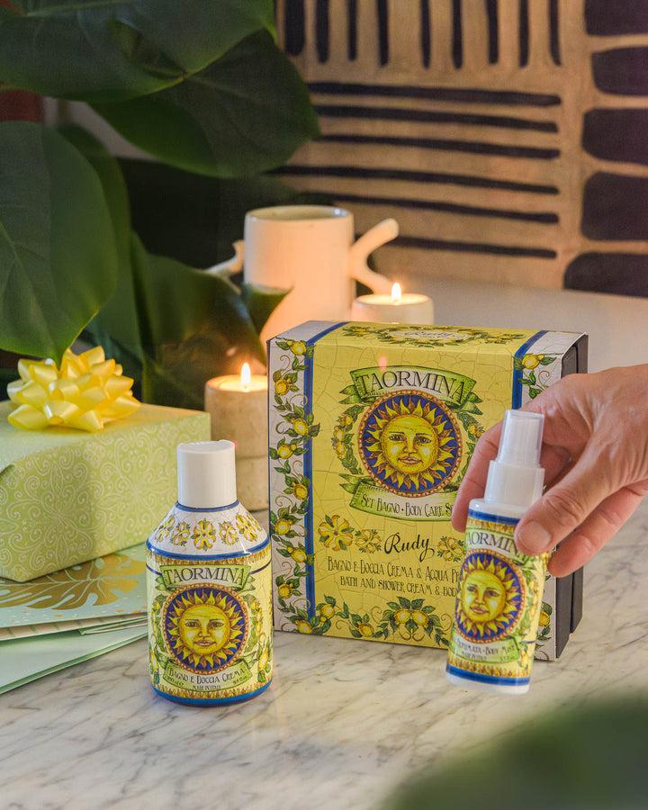 Rudy Profumi Scatola regalo con Bagno & Doccia Schiuma 250 mL + Acqua Profumata 100 mLLe Maioliche di RudyLinea Taormina Saldi